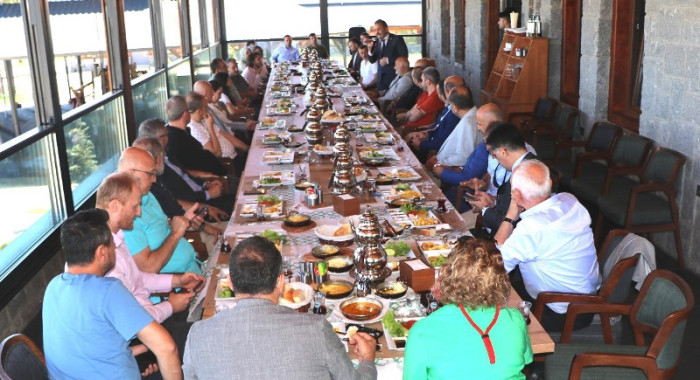 ARDEŞEN'DE BAYRAMLAŞMA