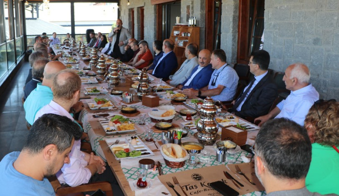 ARDEŞEN'DE BAYRAMLAŞMA