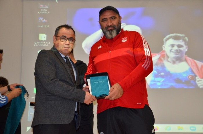 MİLLİ GÜREŞÇİ Rıza KAYAALP' RİZE GÜNEYSU SPOR LİSESİNDE
