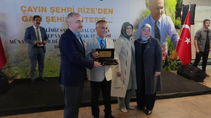 RİZE VALİSİ KEMAL ÇEBER'İN VEDA YEMEĞİ