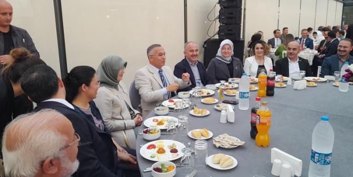 RİZE VALİSİ KEMAL ÇEBER'İN VEDA YEMEĞİ