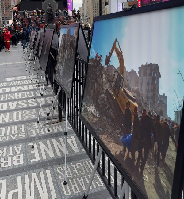 Rizeli fotoğrafçı Resul çelik 'den Times Meydanı’nda ‘Türkiye’ sergisi
