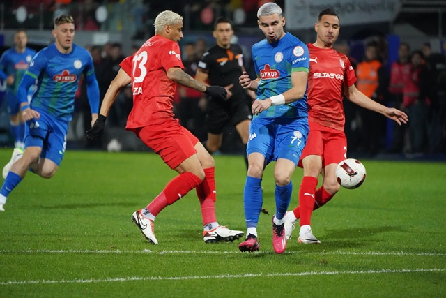RİZESPOR PENDİKSPOR MAÇ FOTOĞRAFLARI