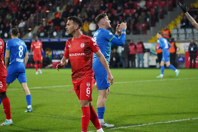 RİZESPOR PENDİKSPOR MAÇ FOTOĞRAFLARI