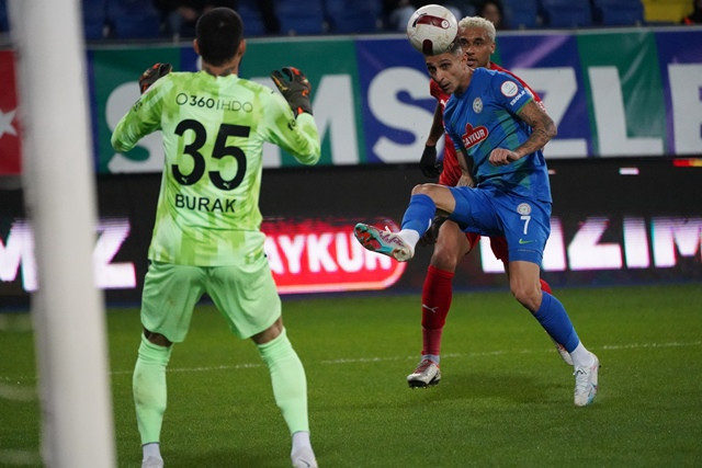 RİZESPOR PENDİKSPOR MAÇ FOTOĞRAFLARI