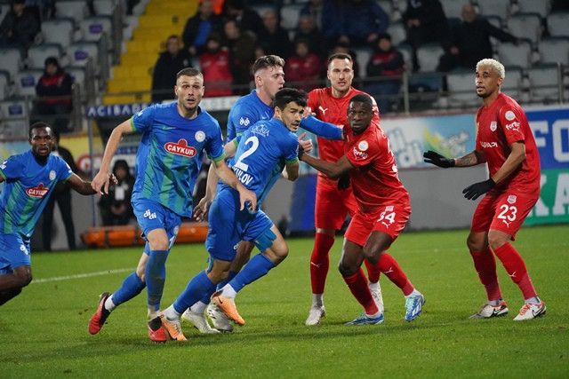 RİZESPOR PENDİKSPOR MAÇ FOTOĞRAFLARI