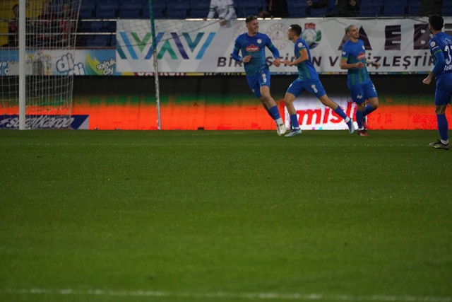 RİZESPOR PENDİKSPOR MAÇ FOTOĞRAFLARI