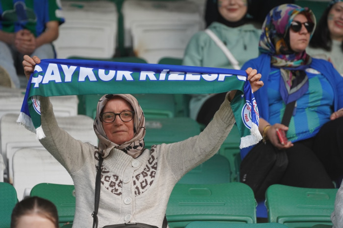 RİZESPOR BODRUMSPOR TRÜBÜNLERDEN RENKLİ GÖRÜNTÜLER