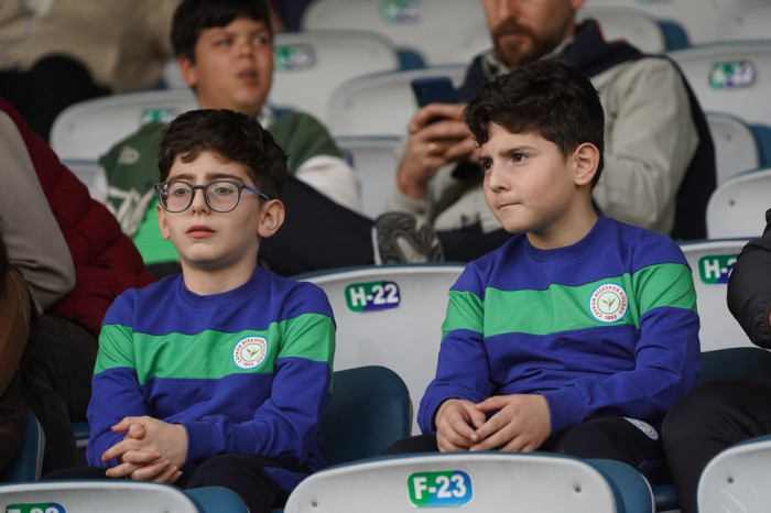 RİZESPOR BODRUMSPOR TRÜBÜNLERDEN RENKLİ GÖRÜNTÜLER