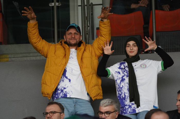 RİZESPOR BODRUMSPOR TRÜBÜNLERDEN RENKLİ GÖRÜNTÜLER