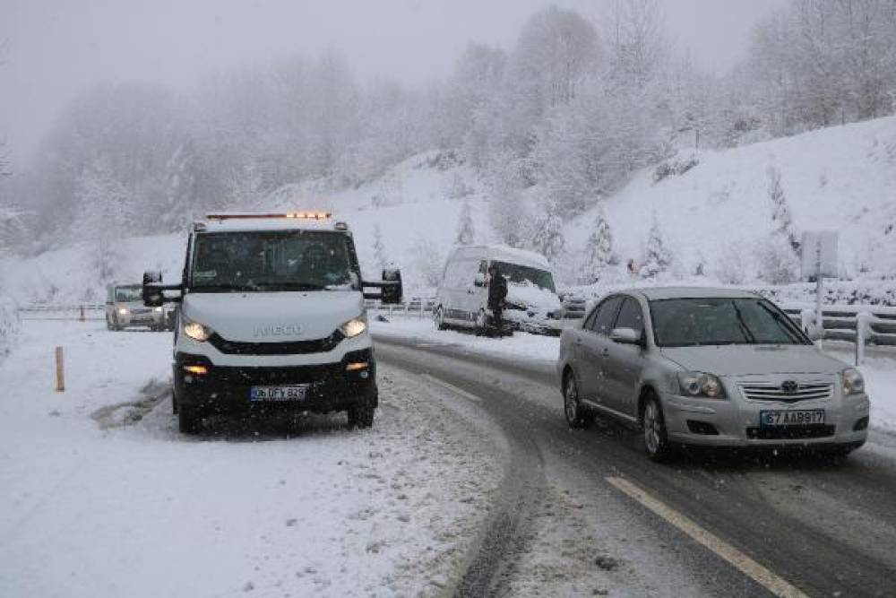 Zonguldak’ta kar yağışı kazalara neden oldu