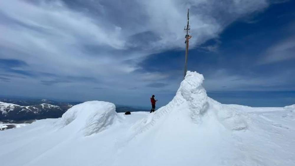 Karla kaplı Karagöl Yaylası'daki acil afet rölesinin bakımı yapıldı