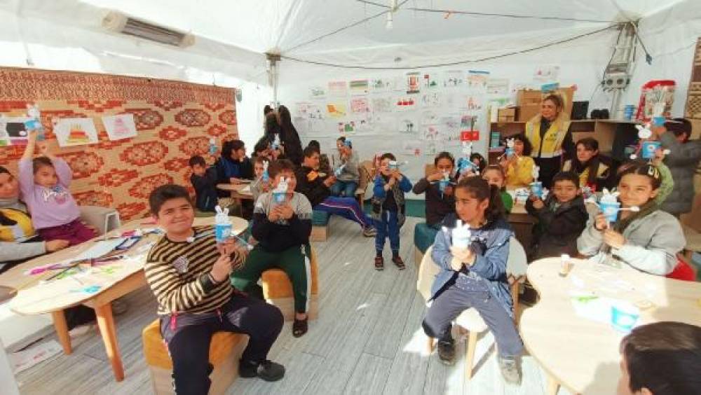 Kahramanmaraş'ta depremzede çocuklar için 125 bin oyuncak dağıtıldı 