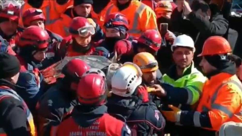 Kahramanmaraş'ta depremin 80'inci saatinde 2 kadın kurtarıldı