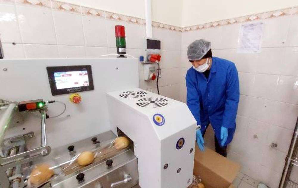 Meslek lisesinden depremzedeler i&ccedil;in g&uuml;nde 30 bin ekmek 