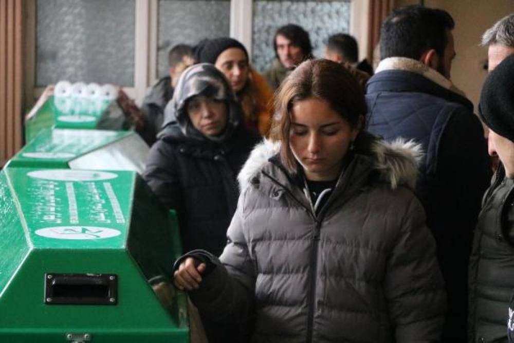 Depremde yaşamını yitiren 6 kişi Zonguldak'ta toprağa verildi
