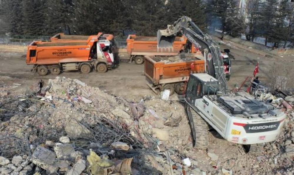 Samsun Büyükşehir Belediyesi 454 enkazı kaldırdı