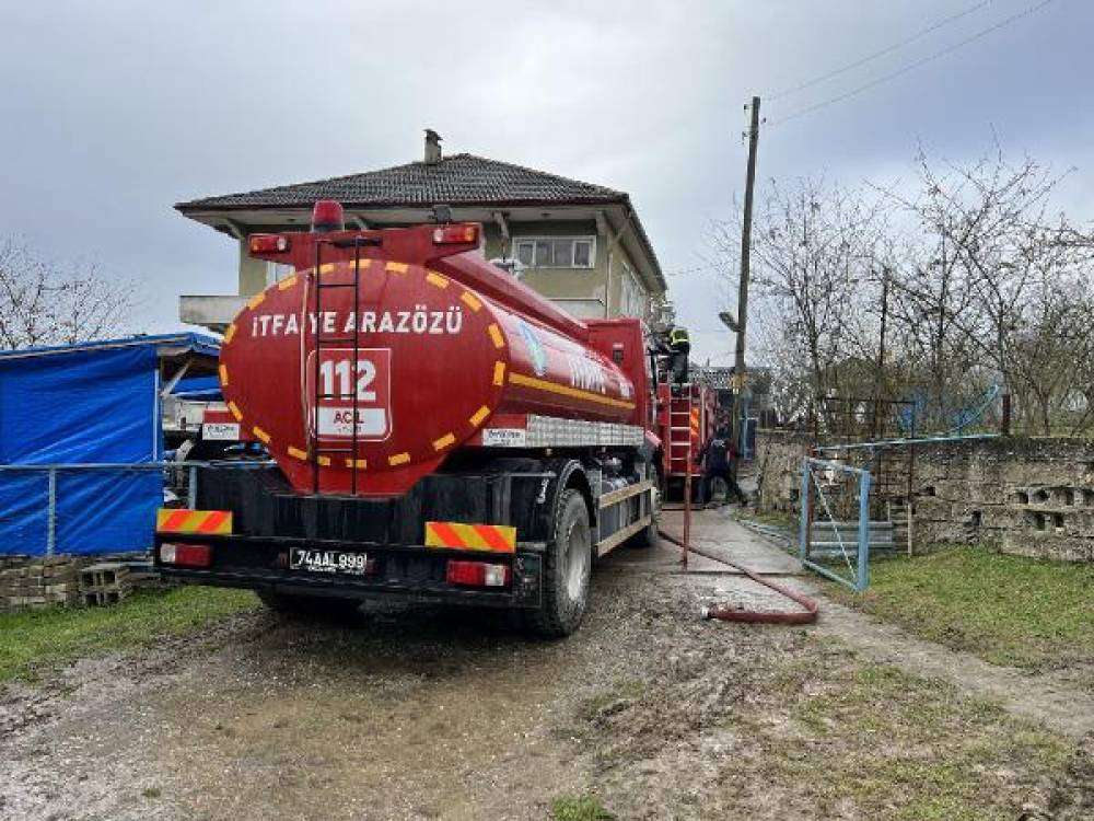 Bartın&rsquo;da ahır yangını