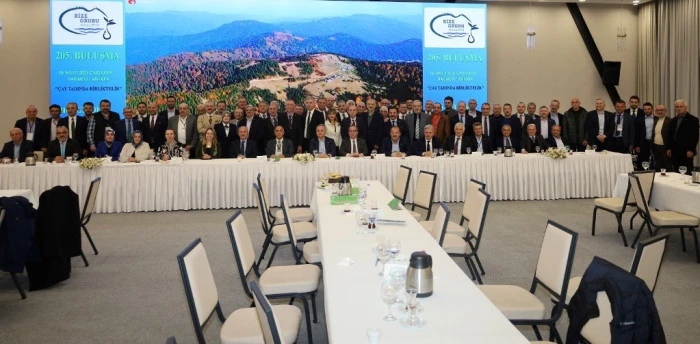 140 BÜROKRATIN KATILDIĞI RİZE -GRUBUNDA GÜNDEM RİZE’YDİ