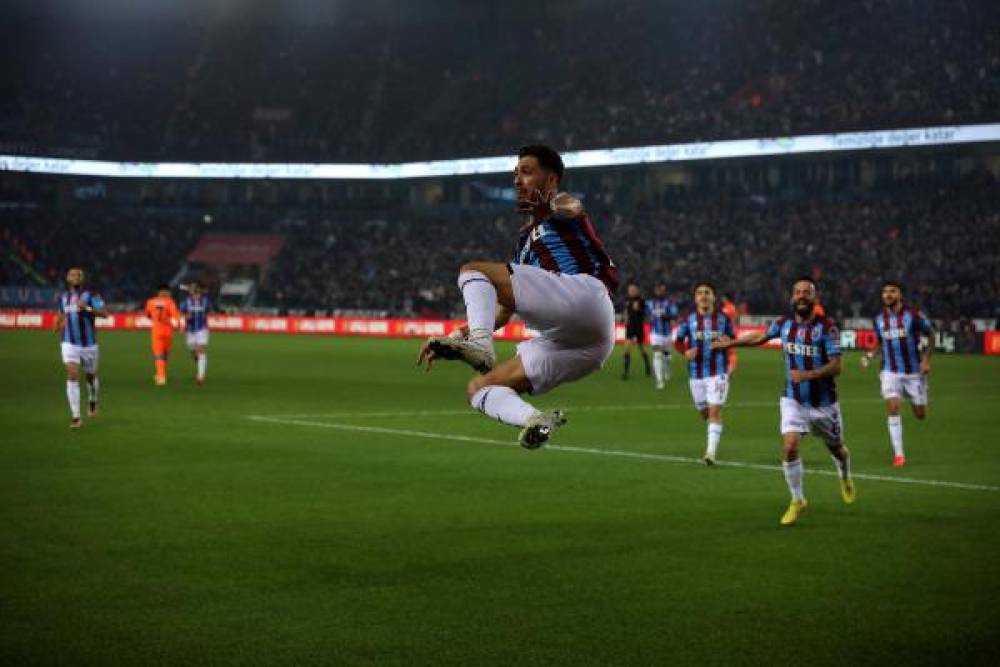 Trabzonspor'da Peres ve Bakasetas Başakşehir galibiyetini değerlendirdi
