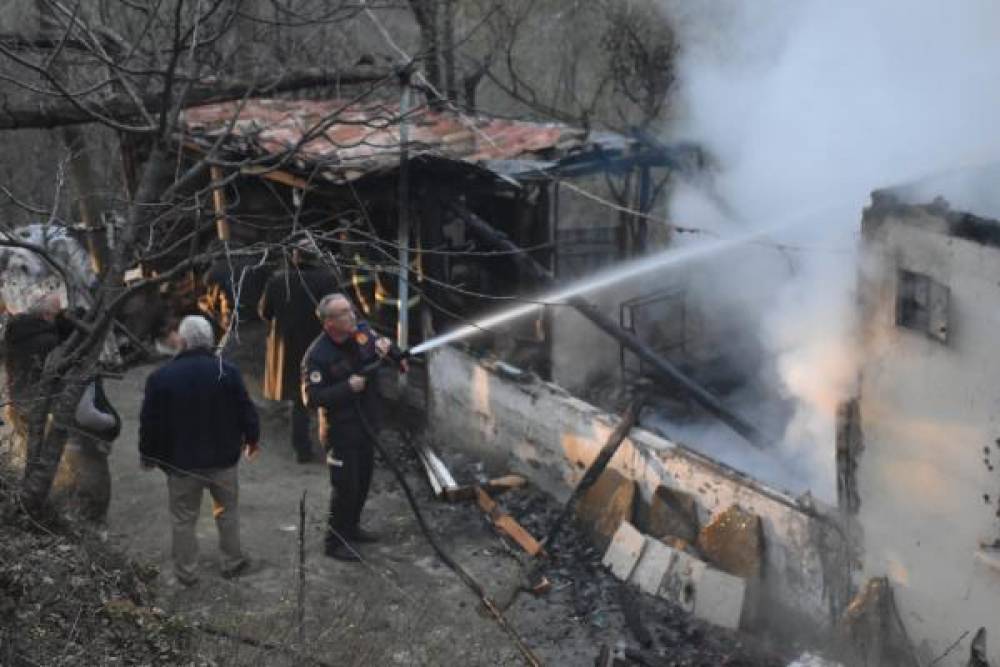 Samsun'da tek katlı ev yandı