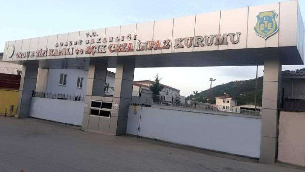 Ceren'in katilinin de ka&ccedil;tığı cezaevinden firar eden 2 cinayet h&uuml;k&uuml;ml&uuml;s&uuml; yakalandı