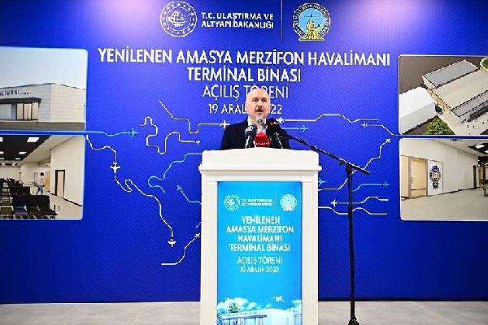 Başkaları kilometrelerce laf &uuml;retir, biz işimize bakarız