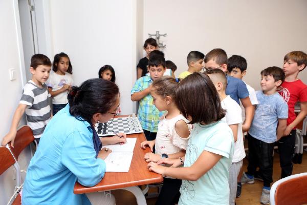 Bolu'da 218 öğrenci ücretsiz satranç öğreniyor