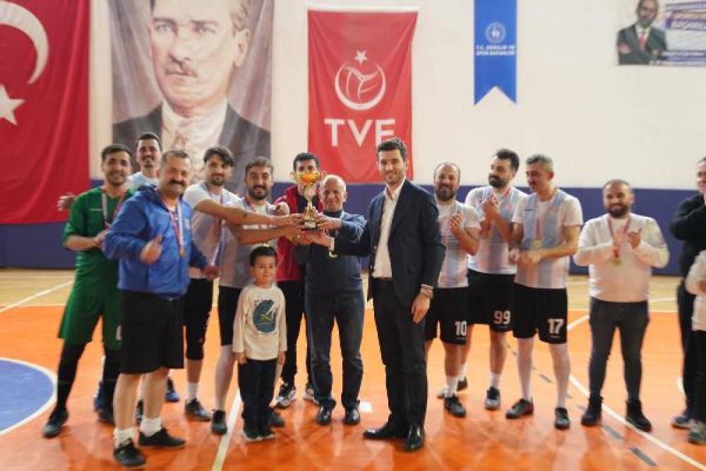 Erbaa'da kurumlararası futsal turnuvası tamamlandı