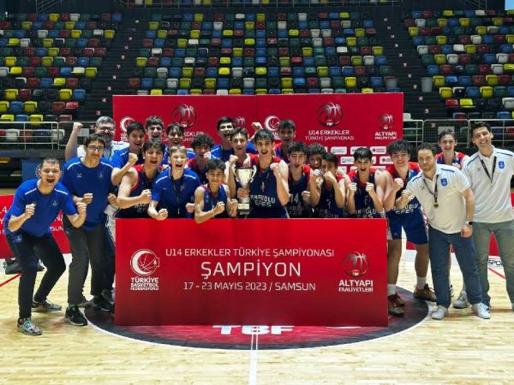 Anadolu Efes U14 Takımı, namağlup Türkiye şampiyonu