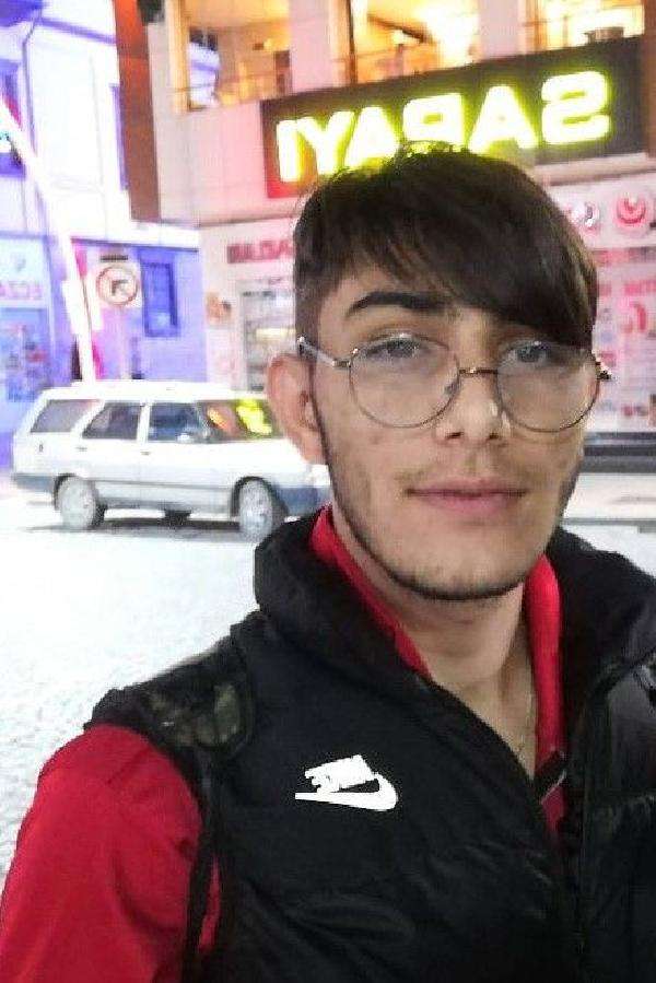 G&uuml;m&uuml;şhane'de yangında ağır yaralanan Alperen, toprağa verildi