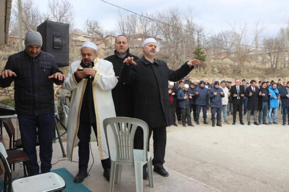 Tokat'ta köylüler kar ve yağmur duasına çıktı