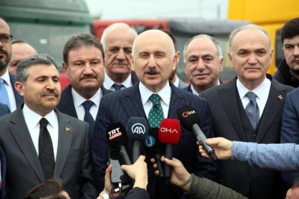 Bakan Karaismailoğlu, şof&ouml;rlerle buluştu&nbsp;