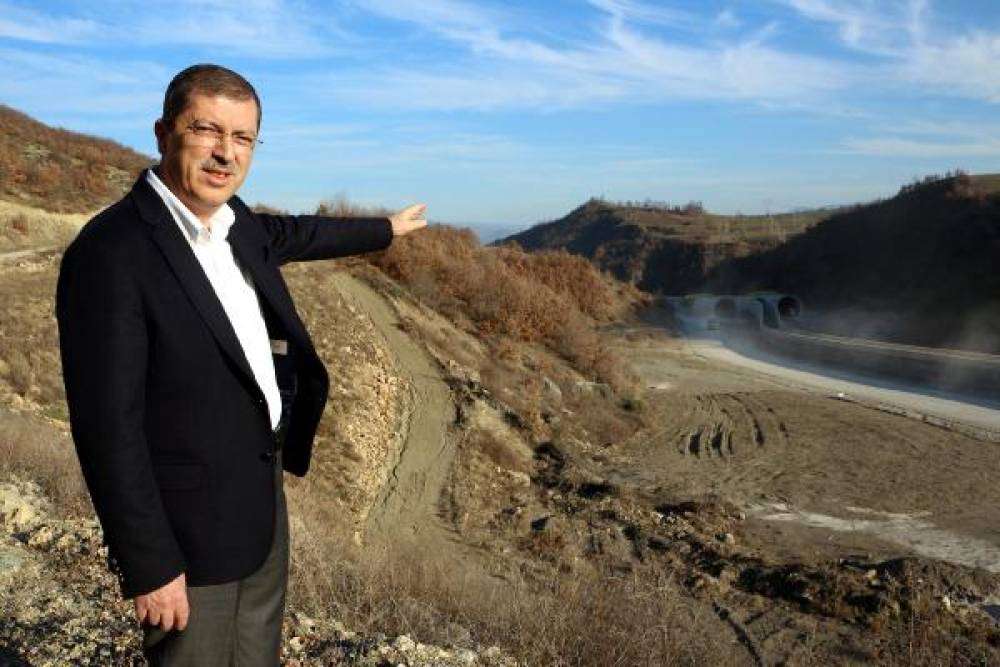 Karadeniz'e ulaşımı hızlandıracak yolun y&uuml;zde 70'i tamam