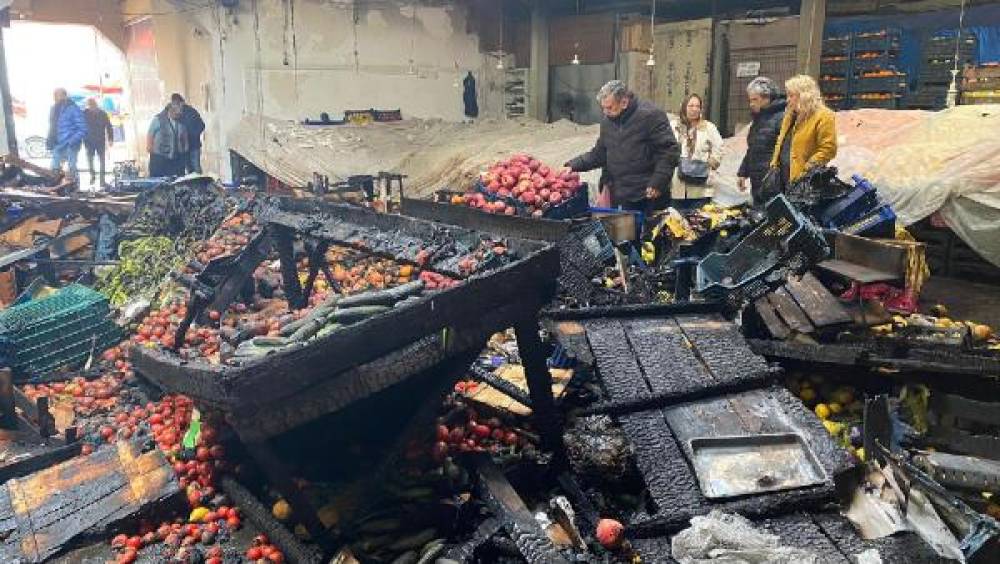 Bartın'da kapalı pazardaki tezgahlar yandı: 1 gözaltı