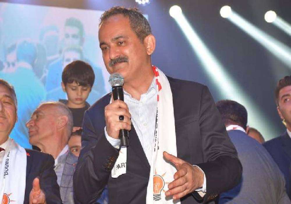 Bakan Özer: 85 milyon kardeş olarak bu süreci kazandı