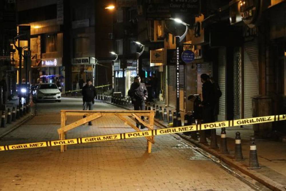 Zonguldak'ın en işlek caddesinde havaya ateş açtı
