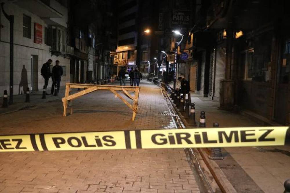 Zonguldak'ın en işlek caddesinde 'bunaldığı' için ateş açmış