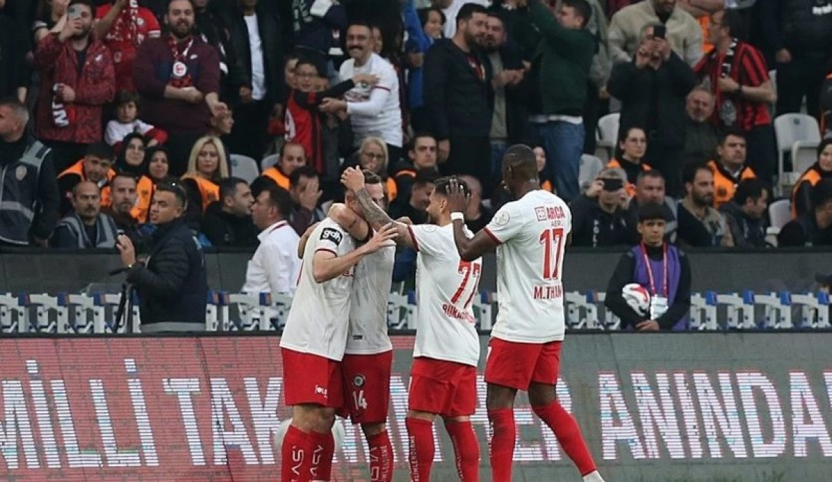 4. KARADENİZ TAKIMI OLARAK SÜPER LİGE ÇIKTILAR