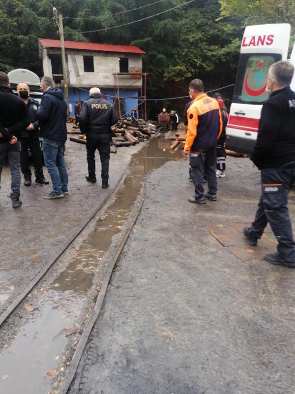 Zonguldak'ta kaçak maden ocağında göçük (1)