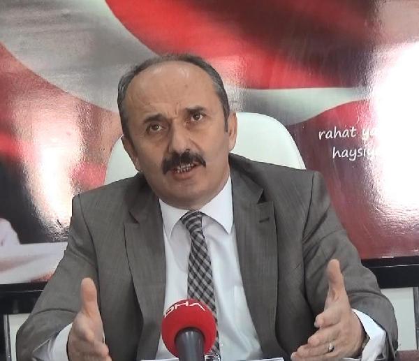 Yusufeli Belediye Başkanı Eyüp Aytekin, mazbatasını aldı