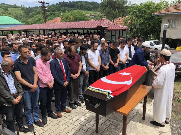 Ardahan'da taş ocağındaki patlamada ölen işçi toprağa verildi
