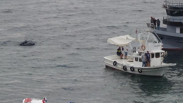 Sinop'ta karaya oturan gezi teknesi kurtarıldı