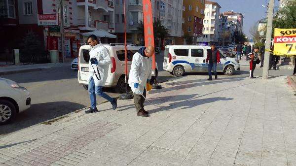 &Ccedil;orum'da sokakta silahlı kavga: 2 yaralı
