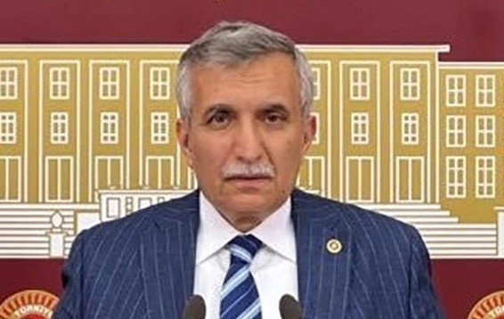 AK Partili vekil Beşiktaş kongre üyeliğinden istifa etti