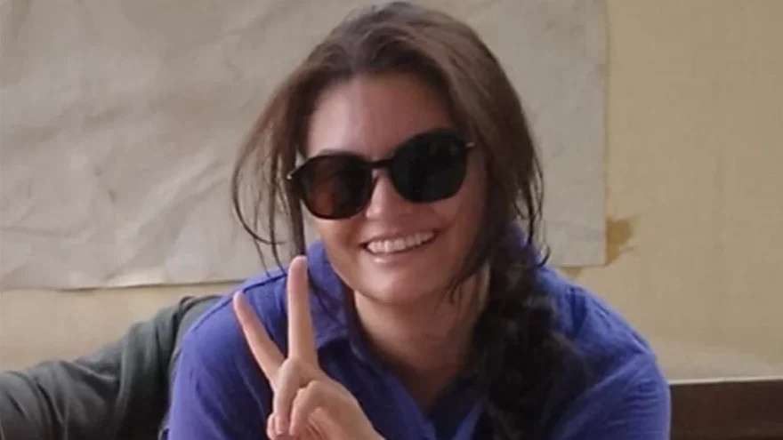 AYŞENUR EZGİ  İLE İLGİLİİDDİALAR &Ccedil;&Uuml;R&Uuml;T&Uuml;LD&Uuml;