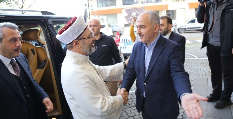 BAŞKAN ERBAŞ'I KAPIDA KARŞILADI
