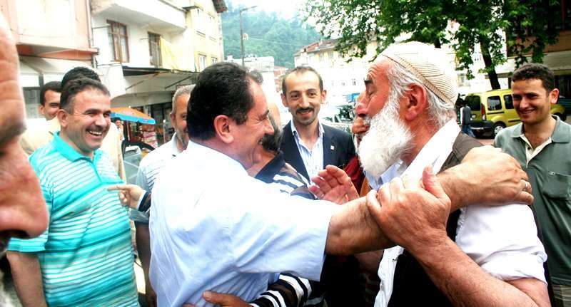 BEN BU KÖYÜN DELİSİYİM DİYEN RİZELİYE  CEVABI.  BEN DE ...