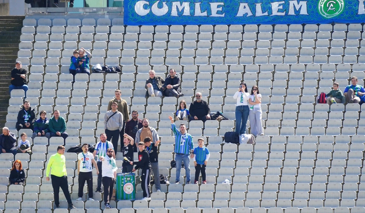 BİR ZAMANLAR TRİBÜNLERE SIĞMAYAN RİZESPOR 30 KİŞİYE MAÇ OYNUYOR