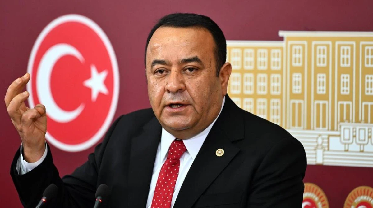 BU ŞARTLARDA  MİLLETE FYDAMIZ OLMAZ DEDİ PARTİSİNDEN İSTİFA ETTİ